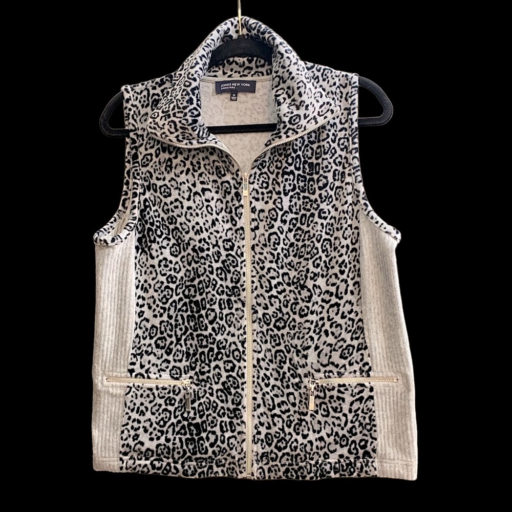 Jones New York signature velvet cheetah print vest